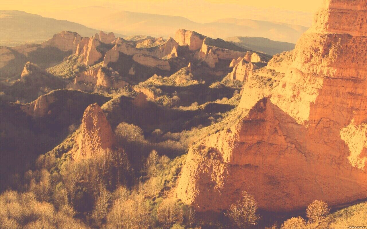 Скалы на рассвете обои