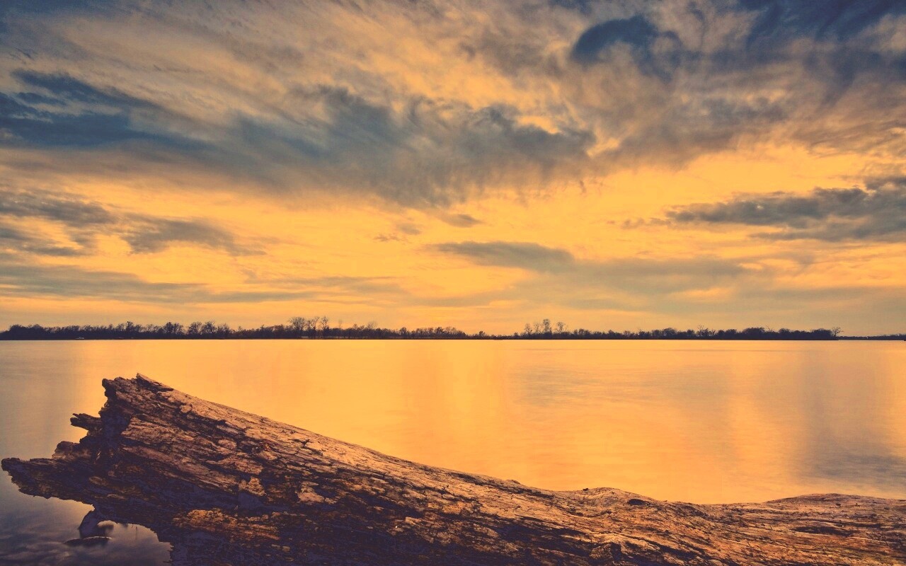 Закат на озере обои