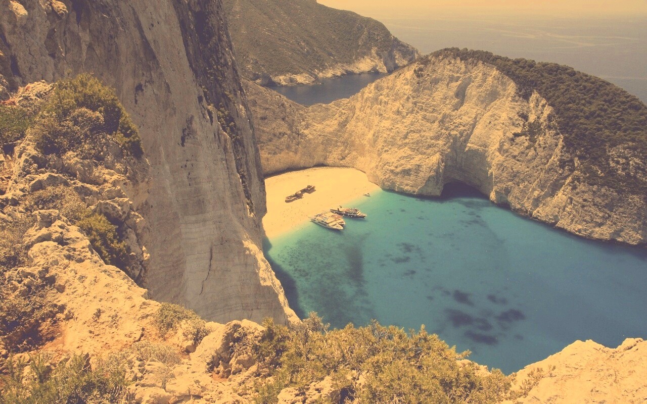 Яхты в бухте обои