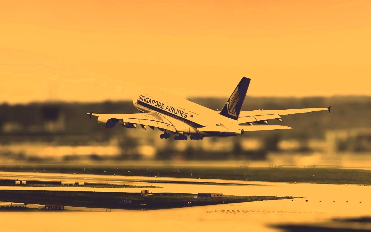 Взлет гражданского самолета обои