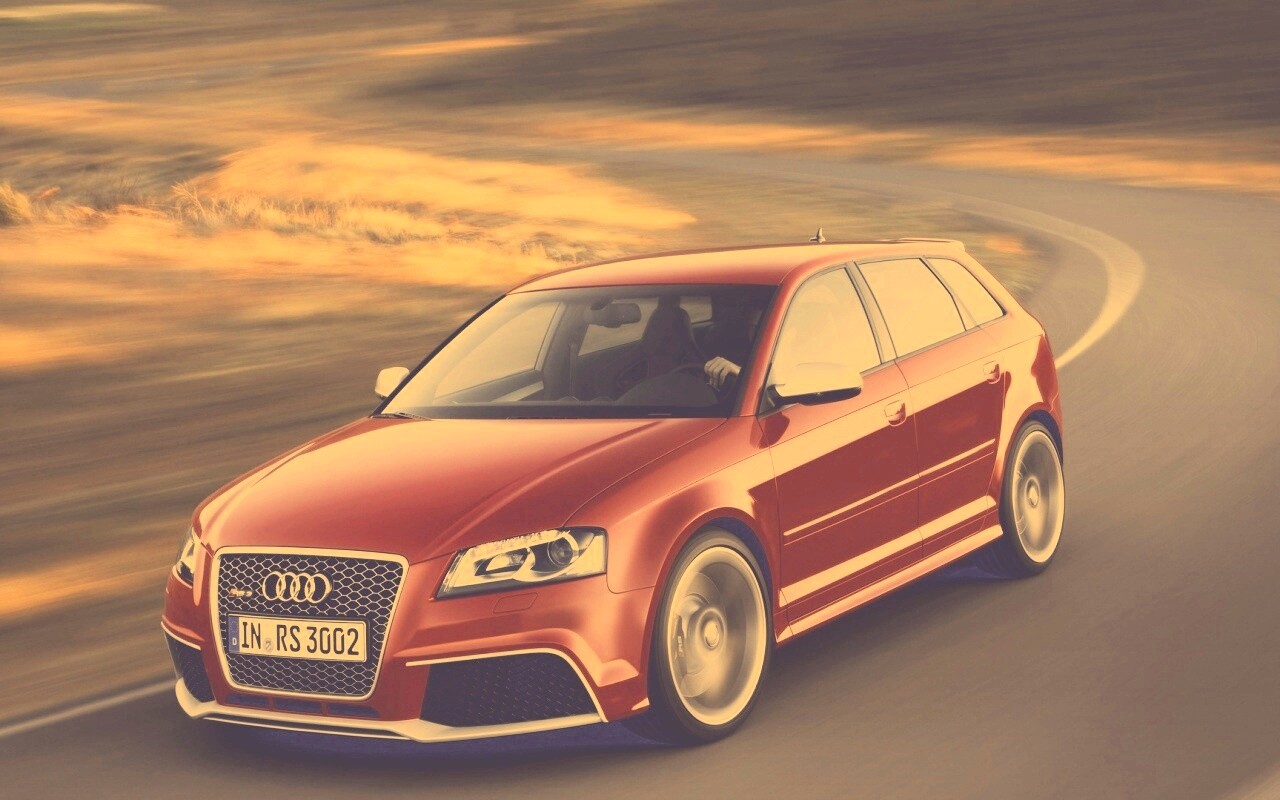 Красная ауди мчится по извилистой дороге обои