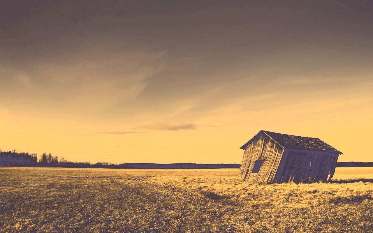 Покосившийся сарай обои