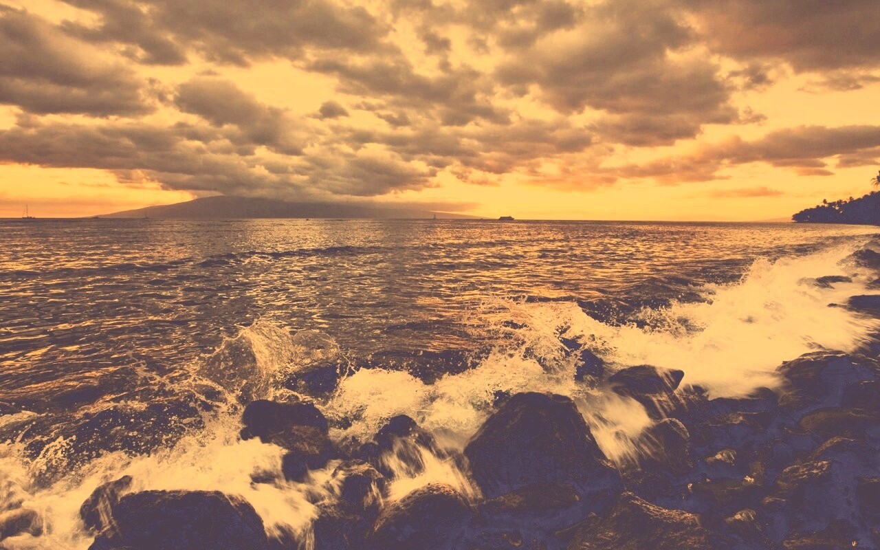 Неспокойно синее море.. обои