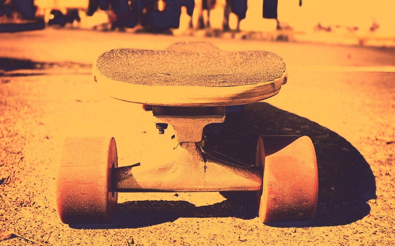 Скейтборд на солнце обои