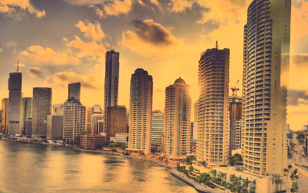 Город на берегу обои