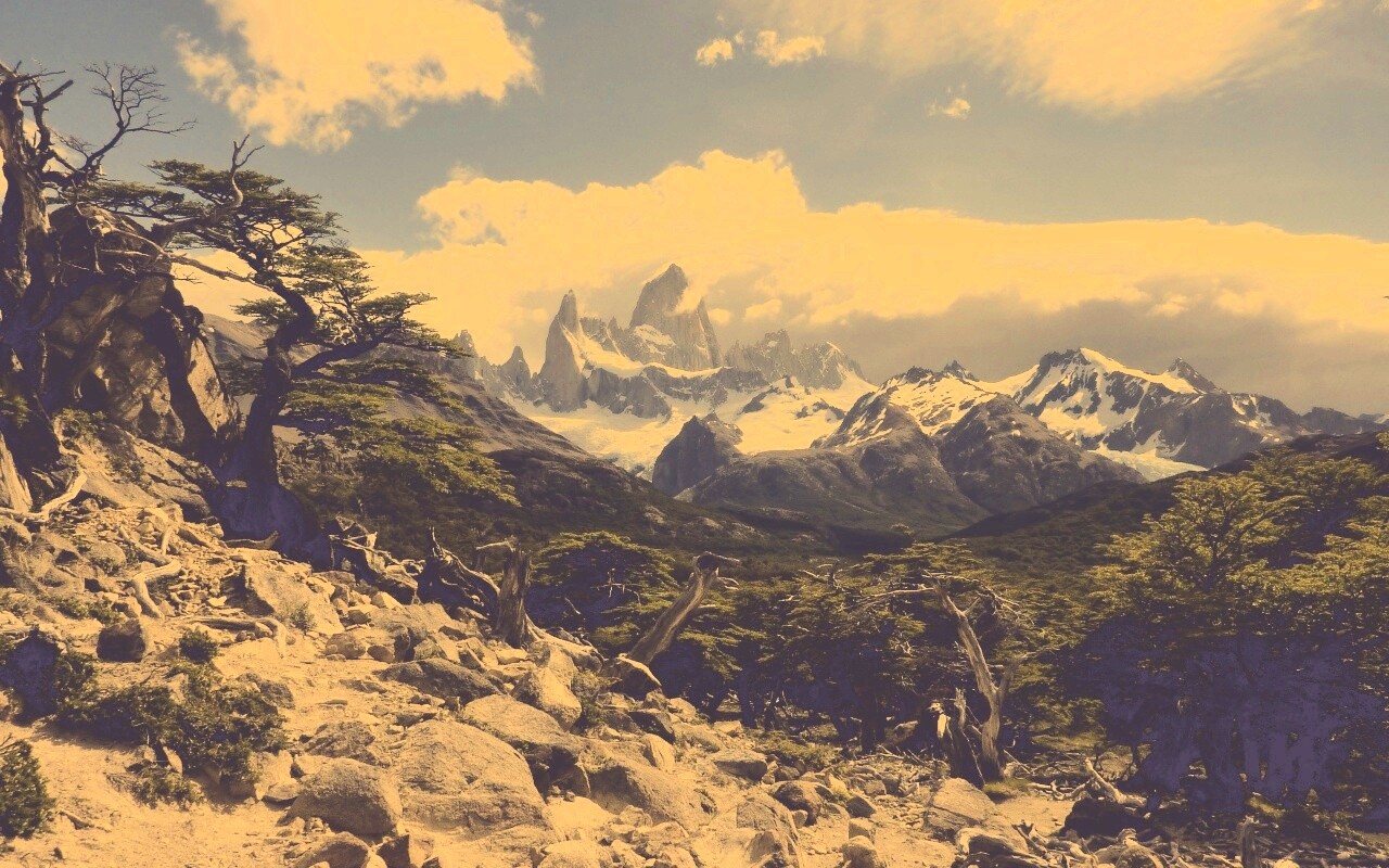 Далекие горные вершины обои