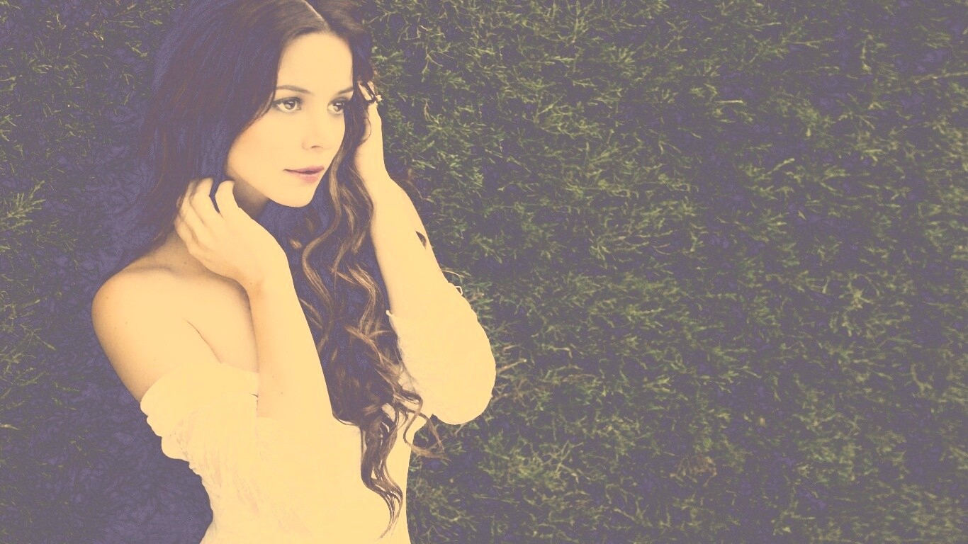 В белом платье обои