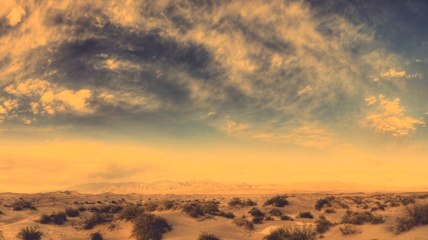 Горы в пустыне обои