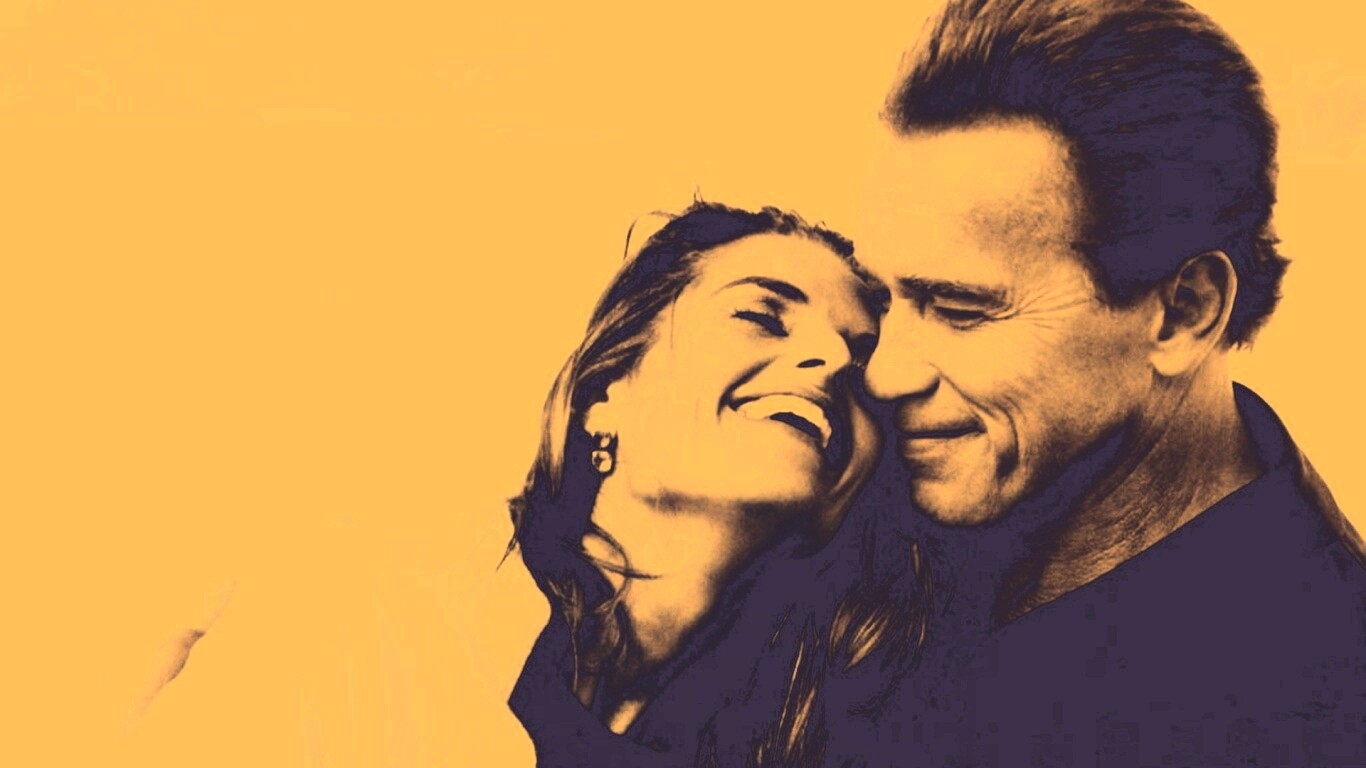 Арнольд Шварцнегер с девушкой обои