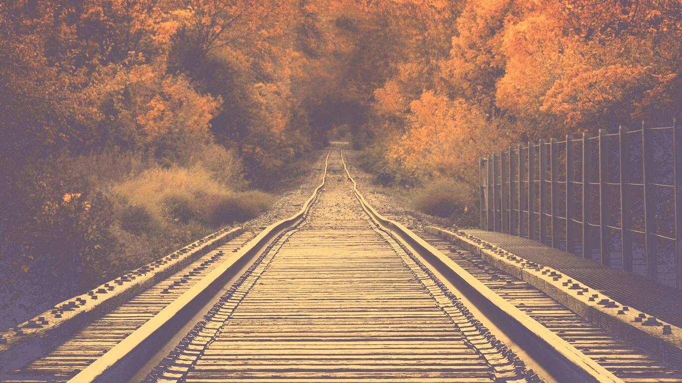 Железная дорога в осеннем лесу обои