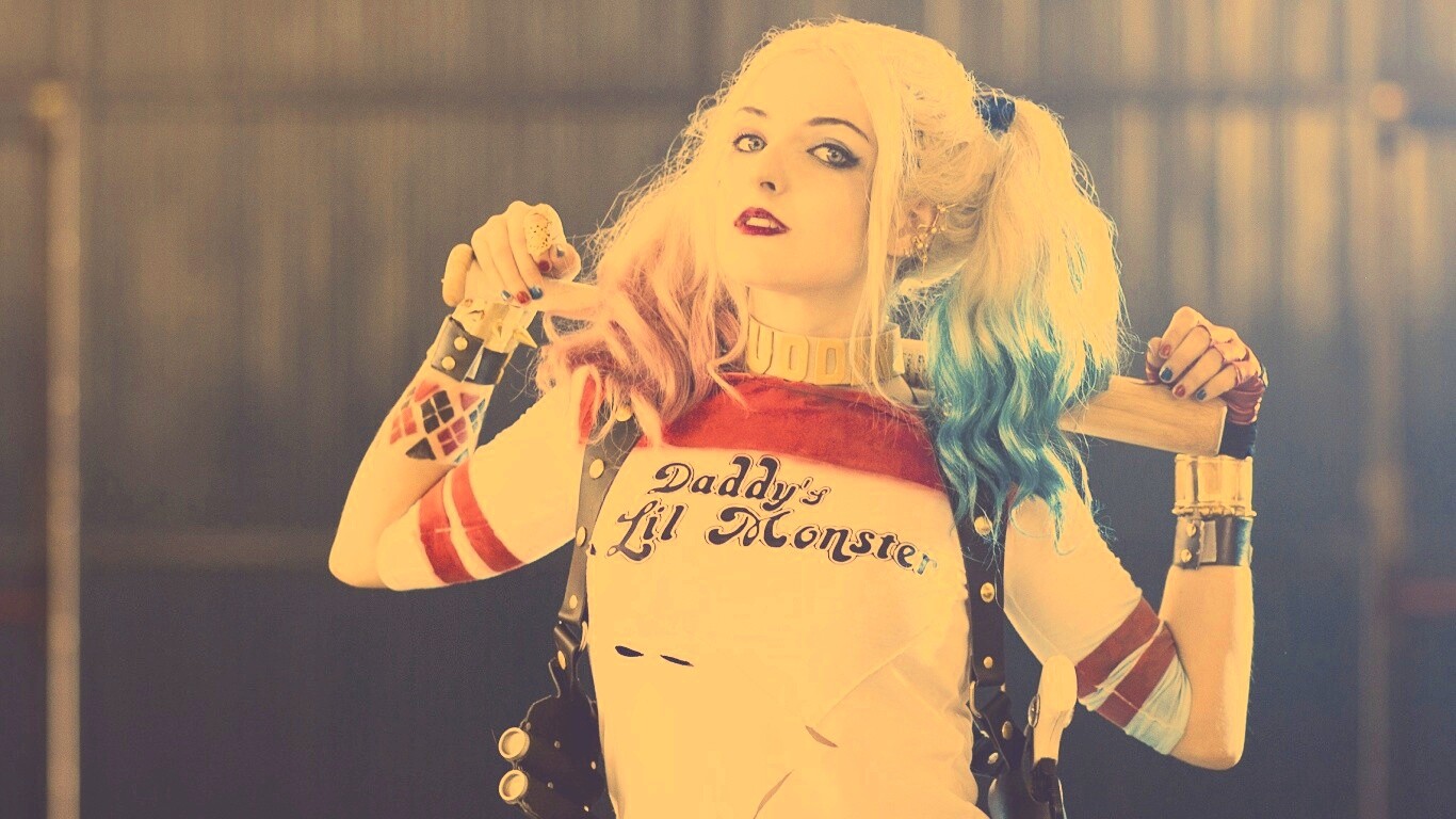 Daddy's lil monster обои