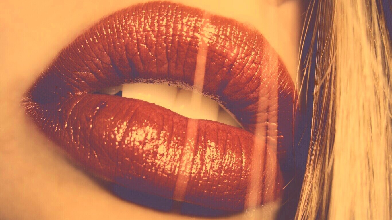 Сочные губы обои