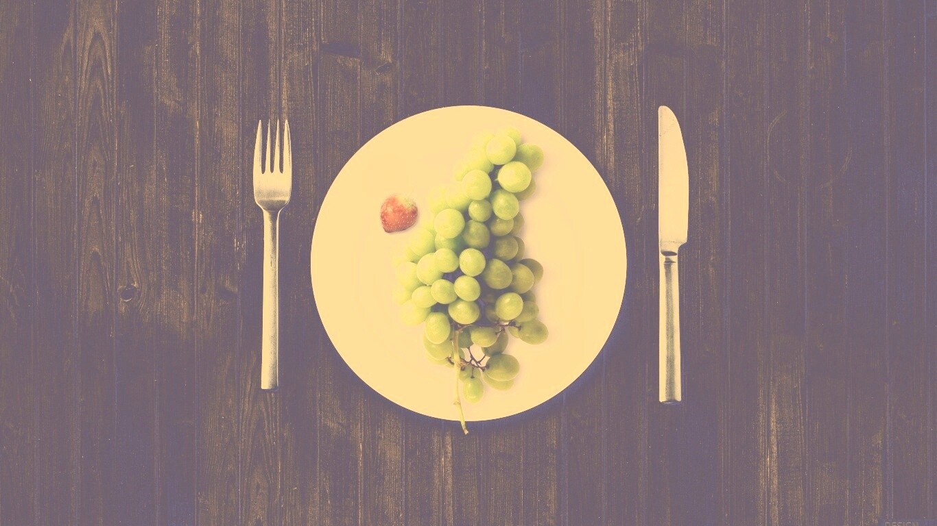 Виноград с клубникой обои