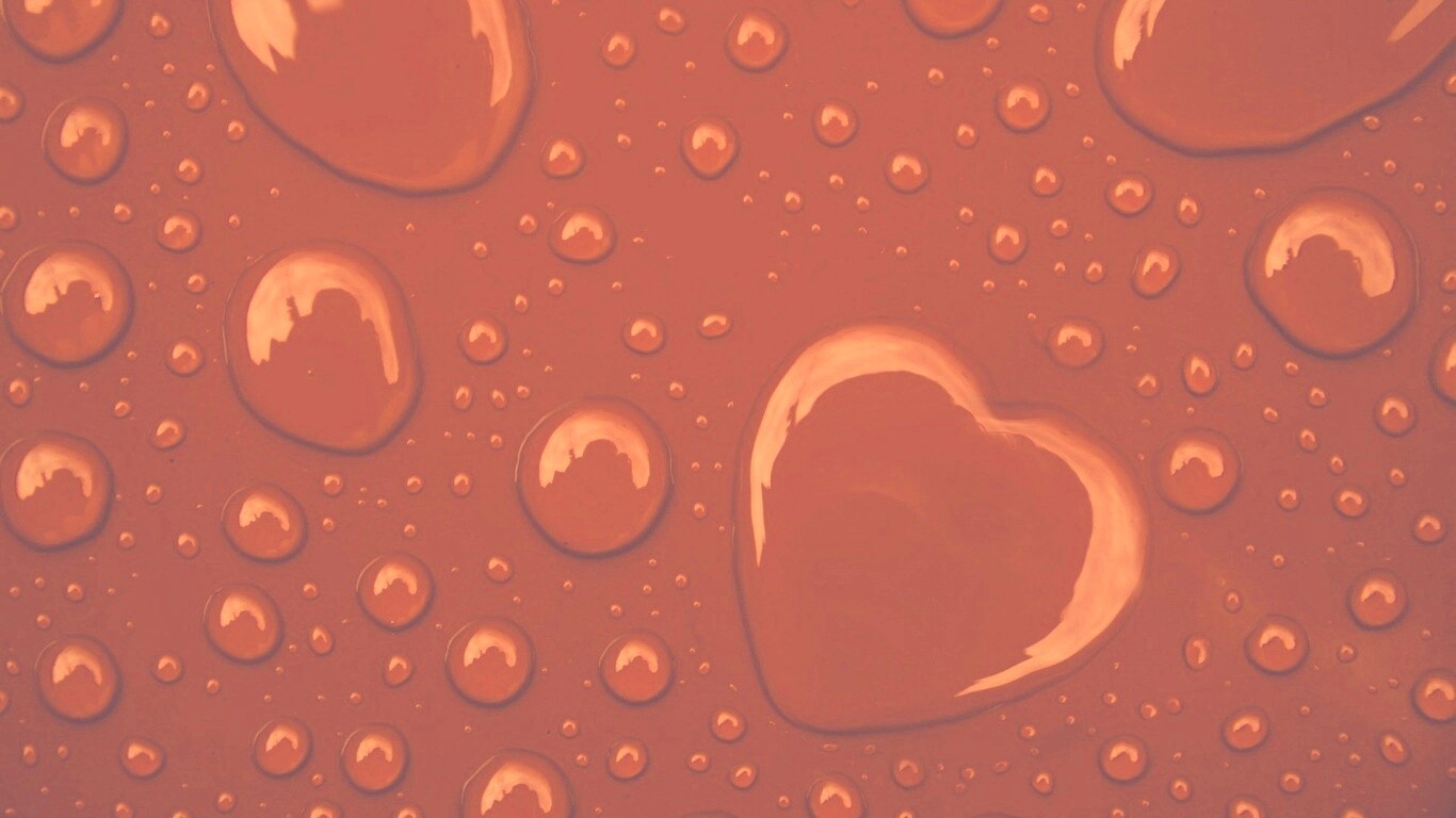 Капли на красном фоне обои