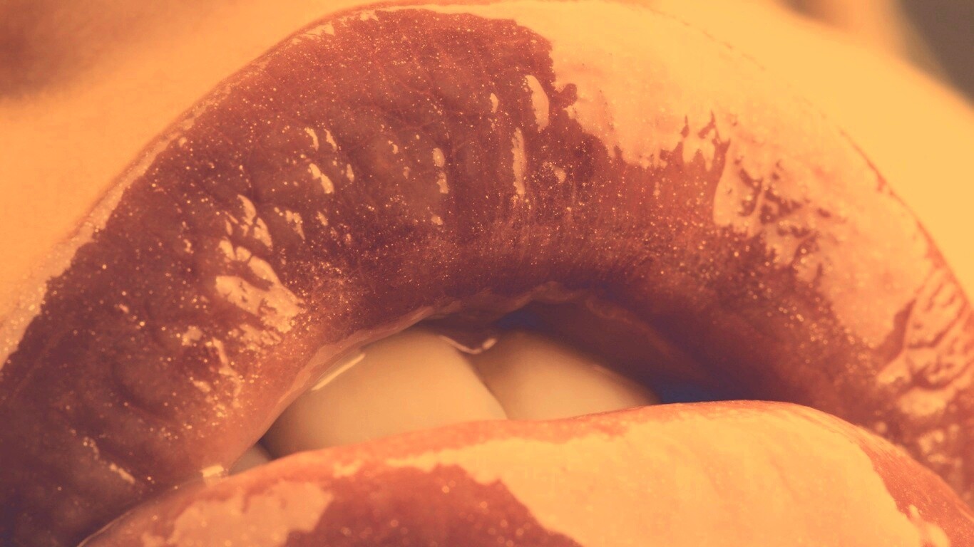 Губы с блеском обои