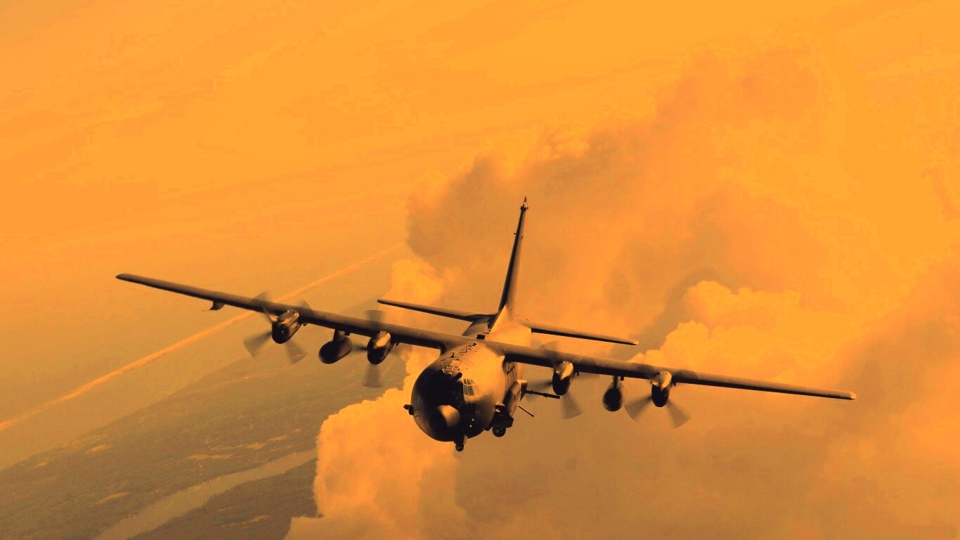 Самолет АС-130 обои