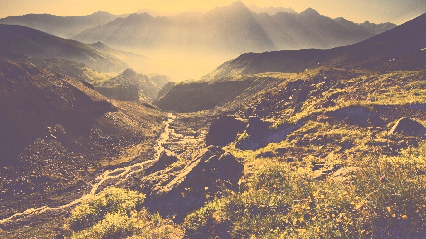 Горы и ручей обои