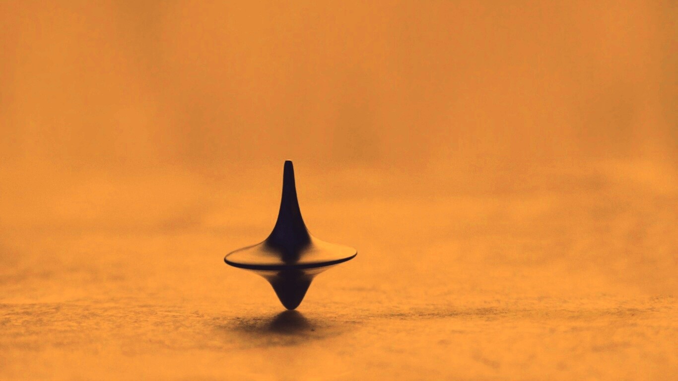 Волчок обои