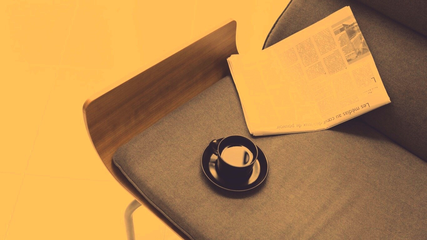 Кофе на стуле обои