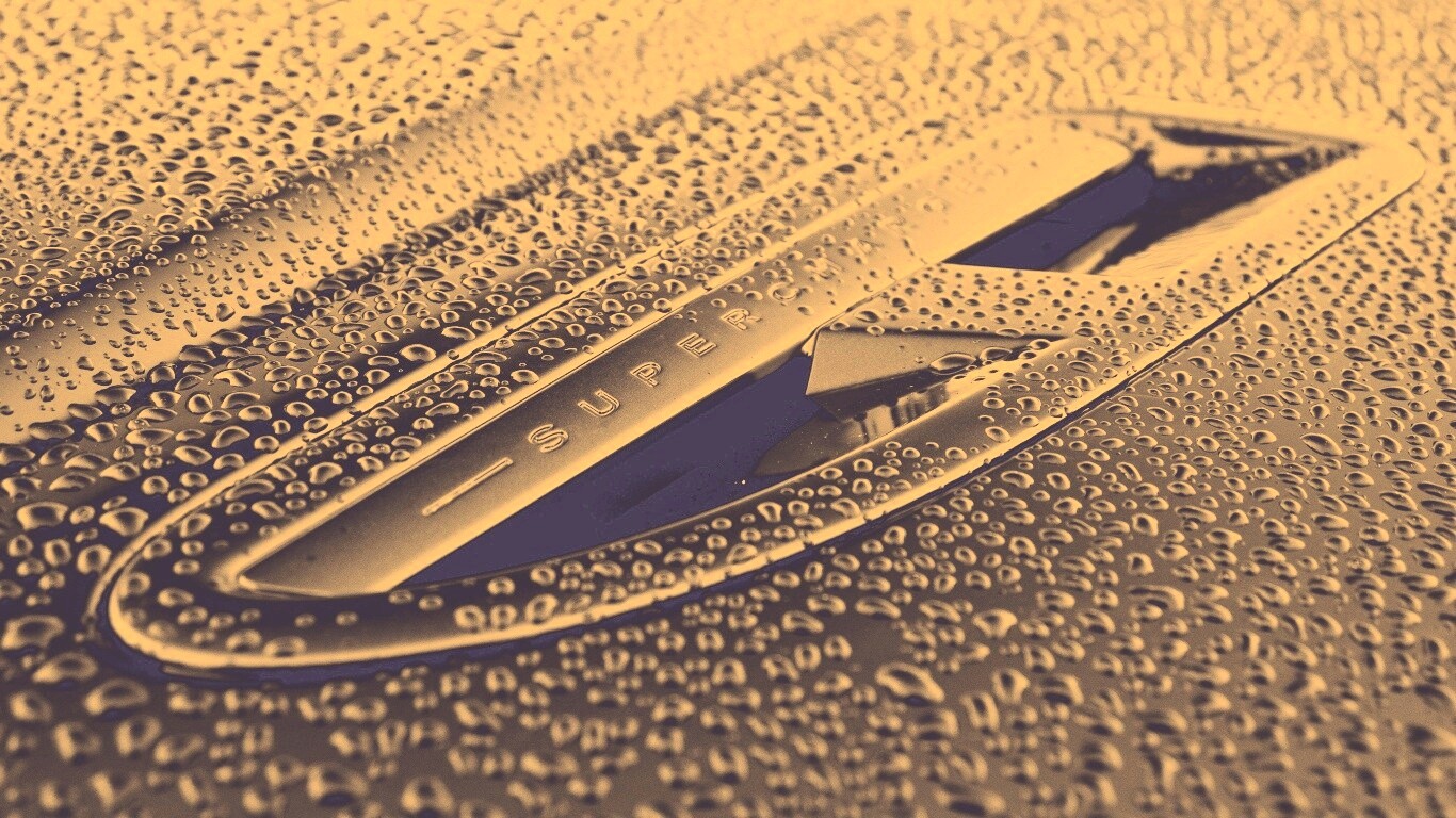 Воздухозаборник автомобиля Ягуар обои