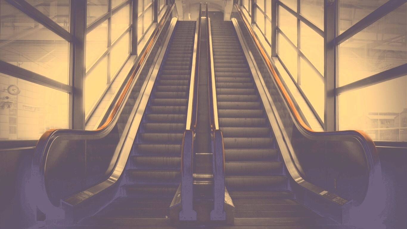 Эскалаторы снизу обои