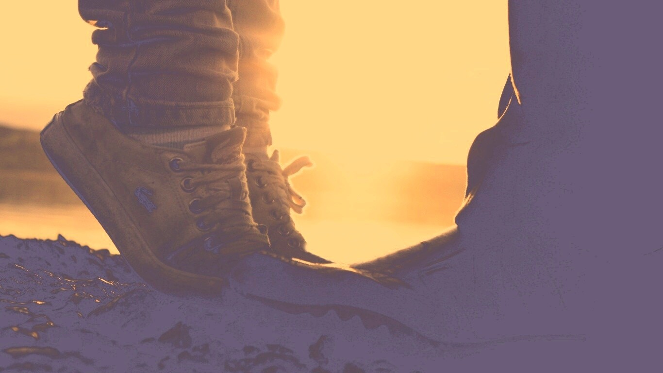 Поцелуй на цыпочках обои