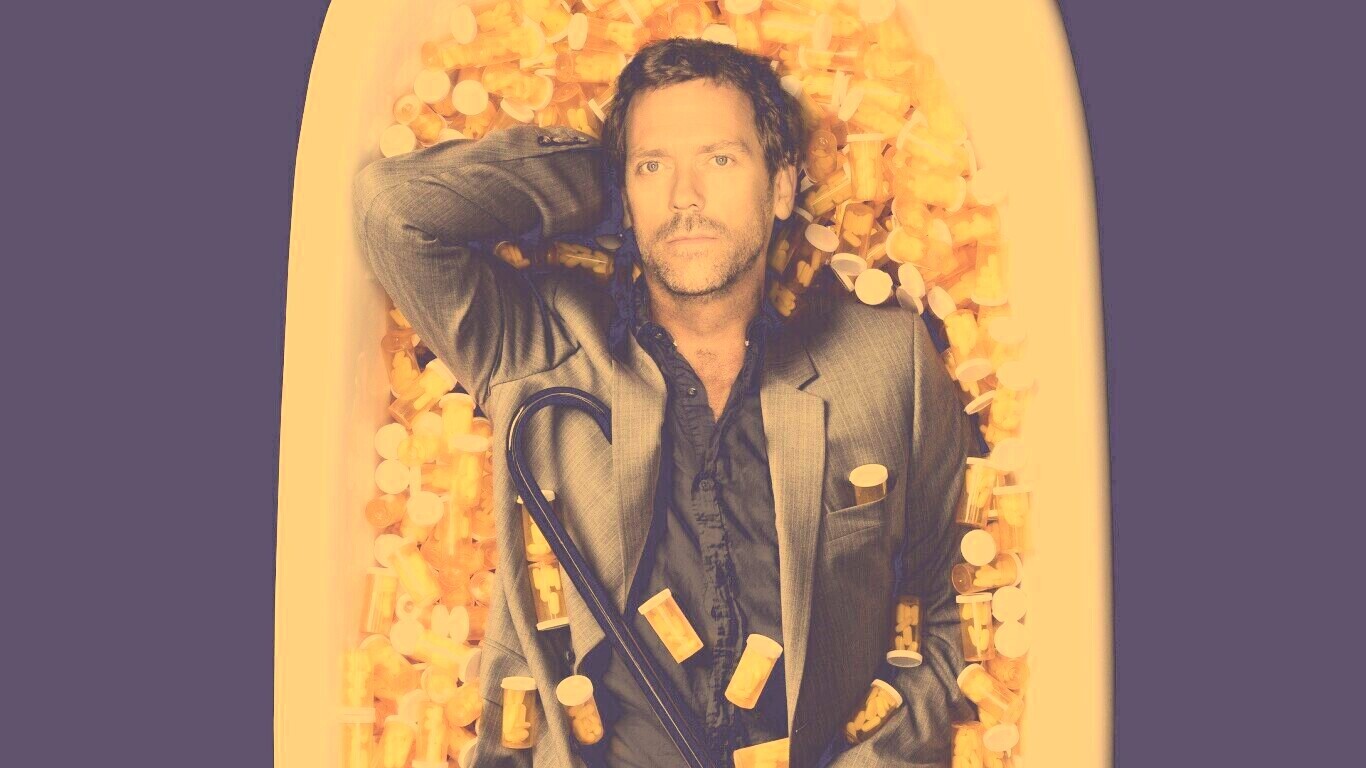 Хаус в ванне с викодином обои