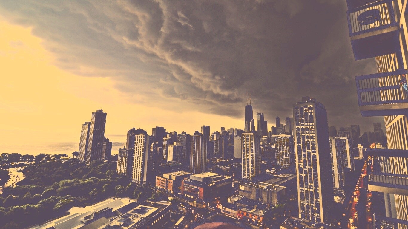 Туча над городом обои