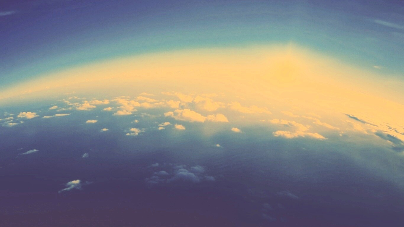 Вид с верхних слоёв атмосферы обои