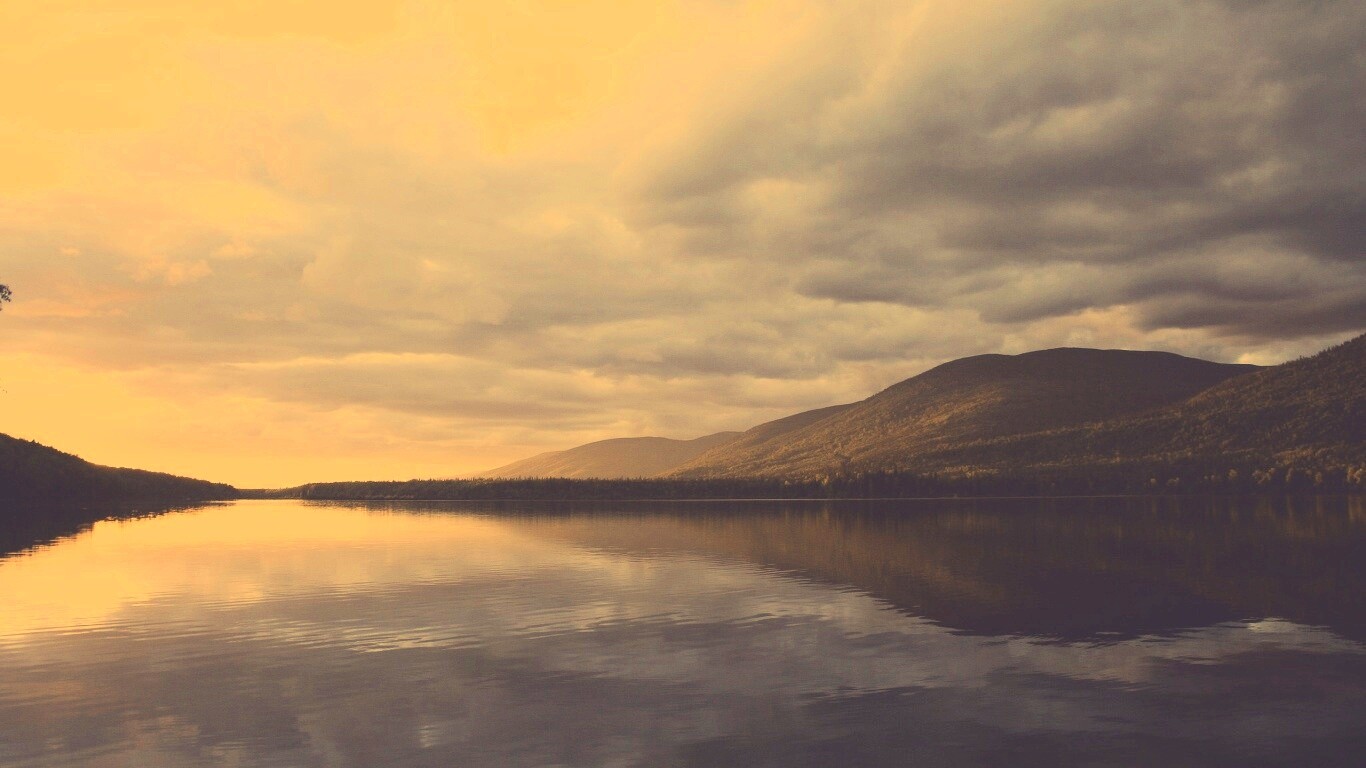 Вид на озеро обои