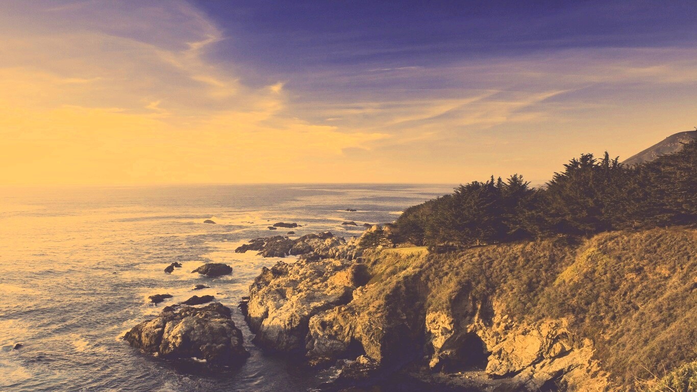 Скалистый берег обои