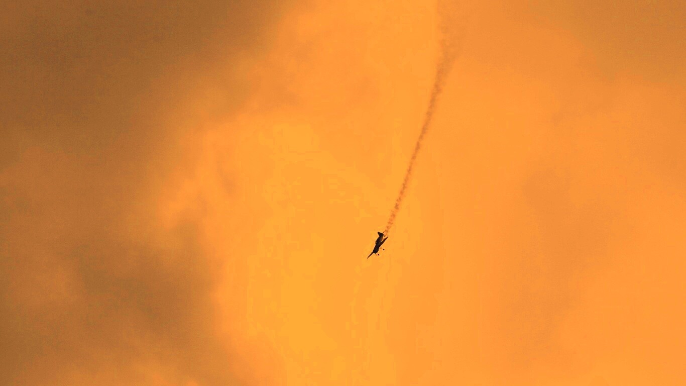 Падающий самолёт обои