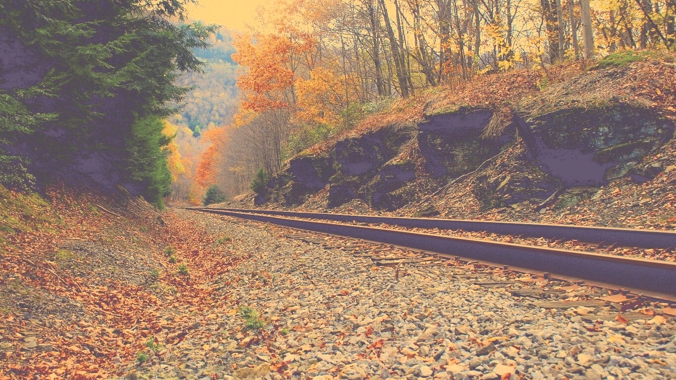 Железная дорога в скалистой местности обои