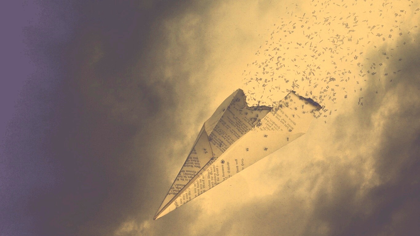 Крушение бумажного самолётика обои