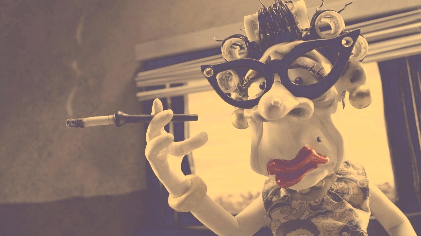 Курящая старушка обои