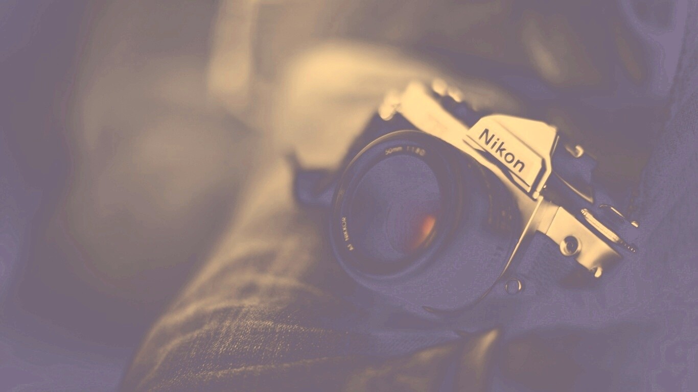 Плёночный фотоаппарат Nikon обои
