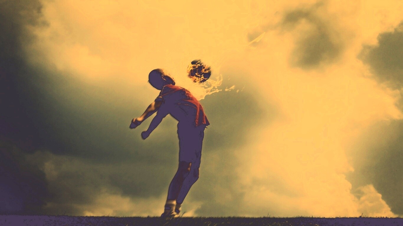 Отбил грудью обои