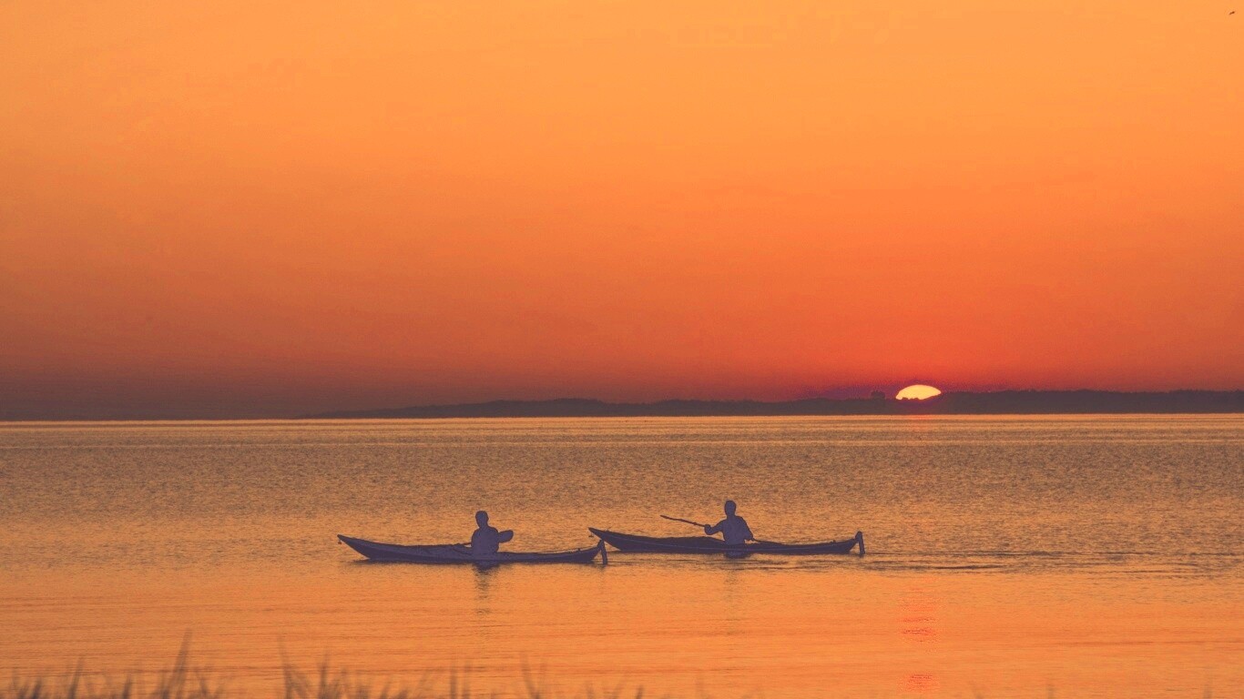 Рыбаки на лодках обои