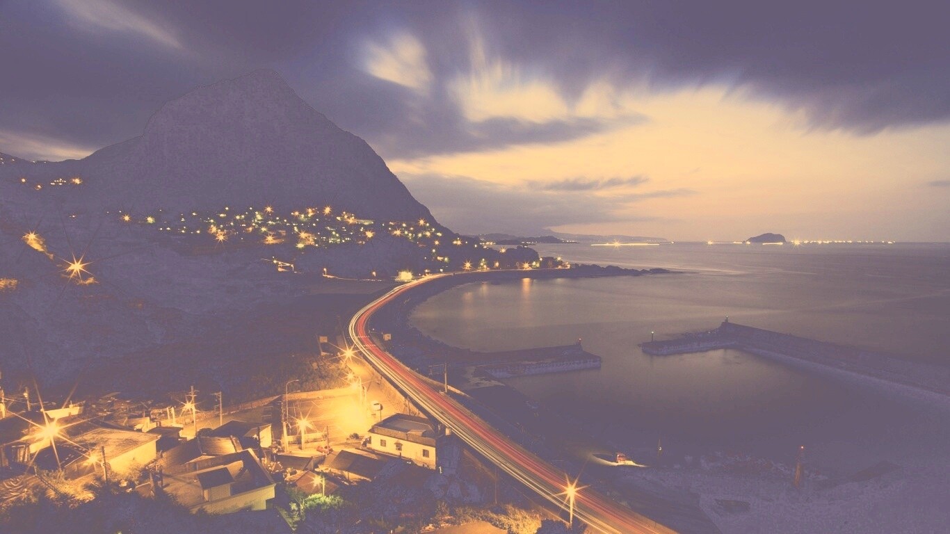 Городок у моря обои