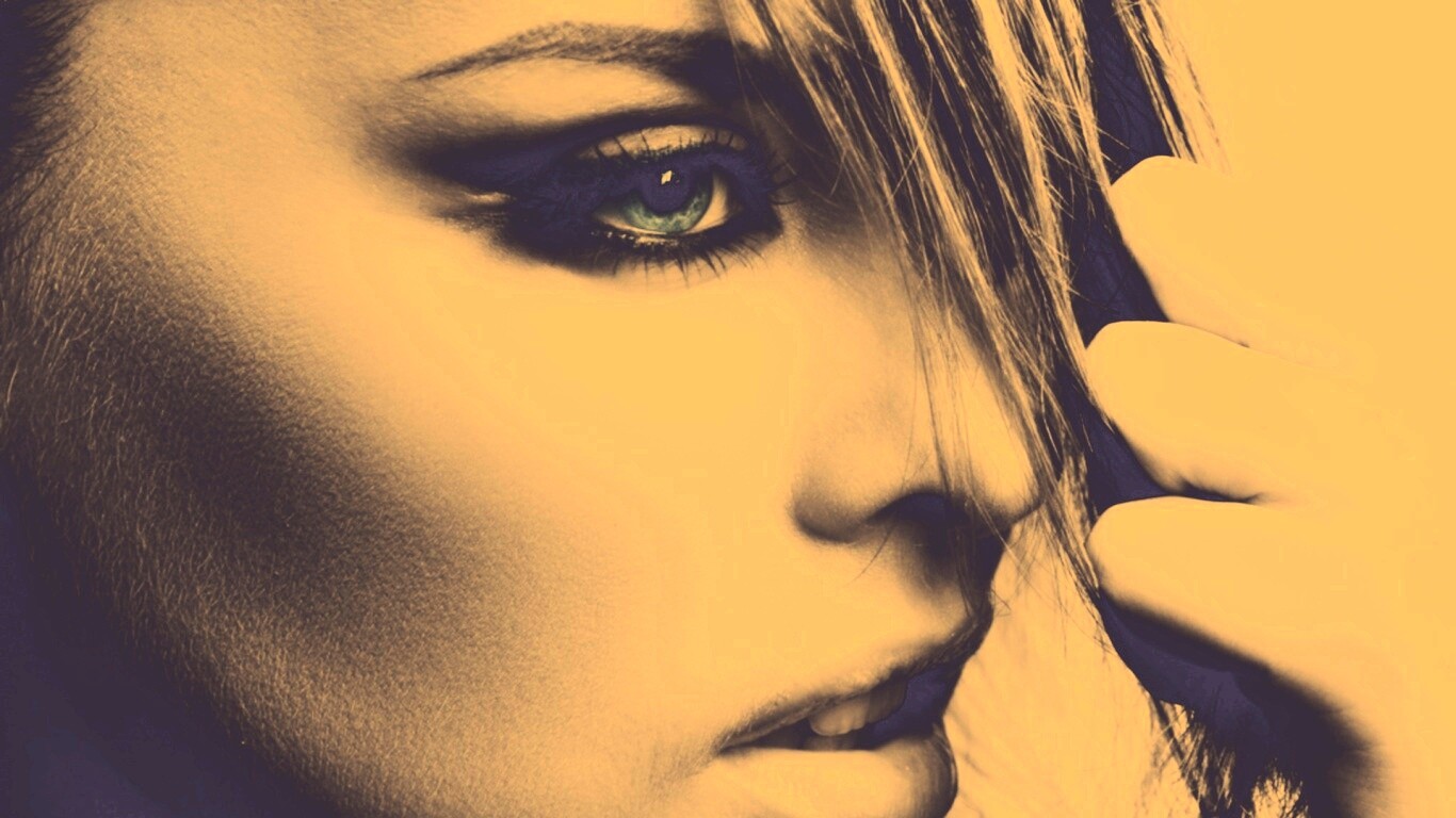 Глаза цвета моря обои