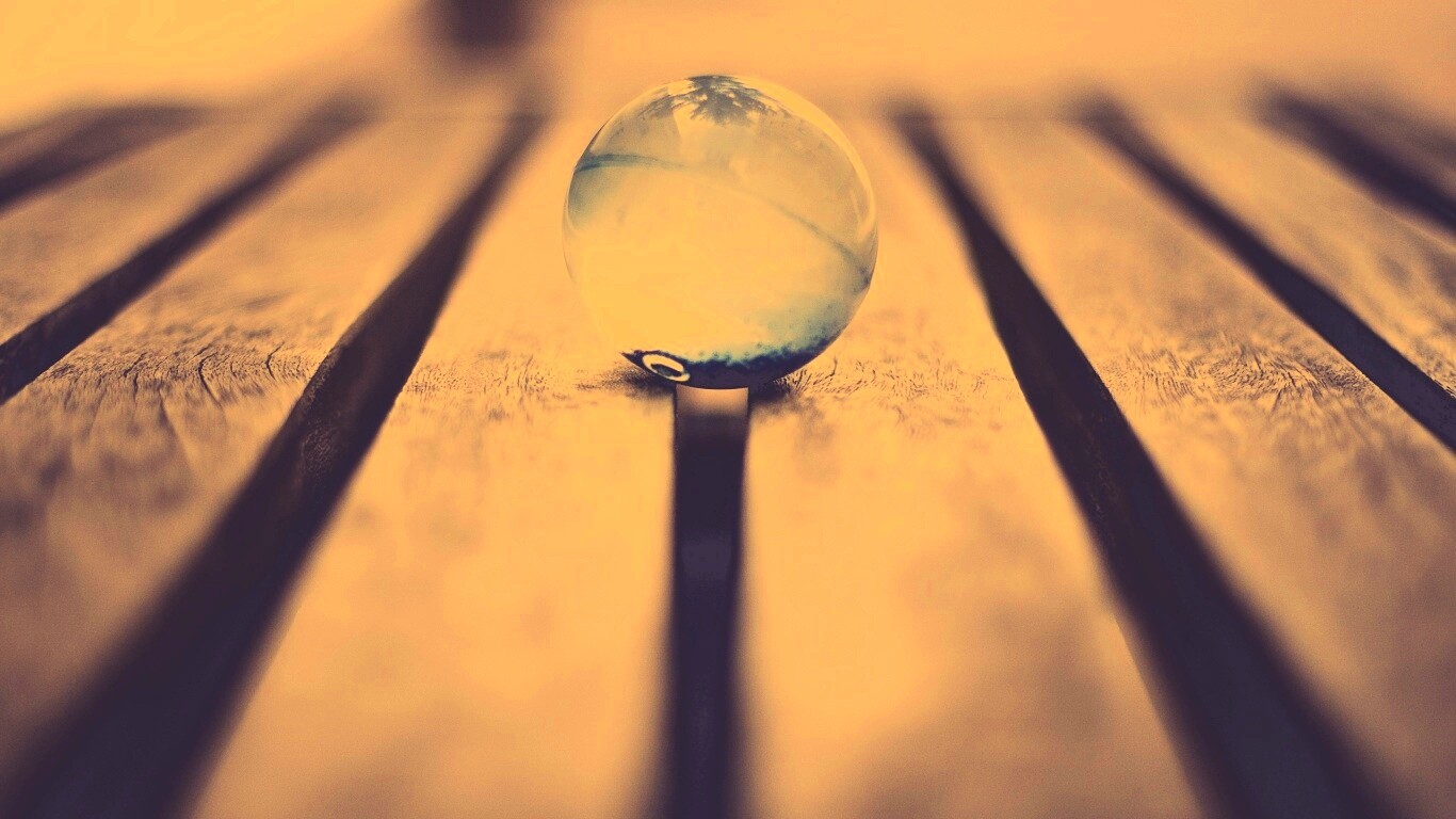 Стеклянный шарик обои