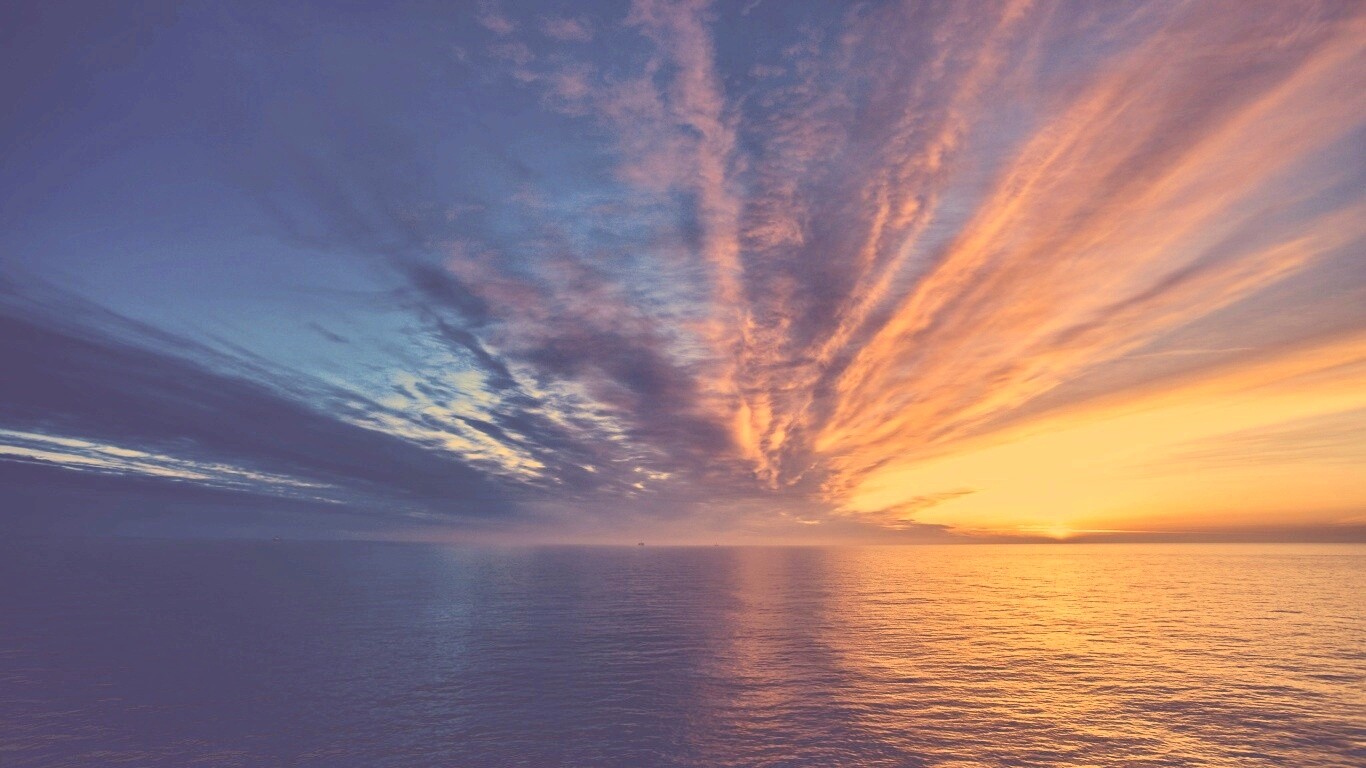 Закатное небо над морем обои