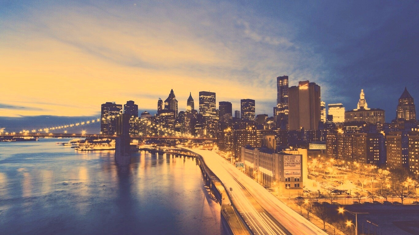 Город светит окнами в ночи обои