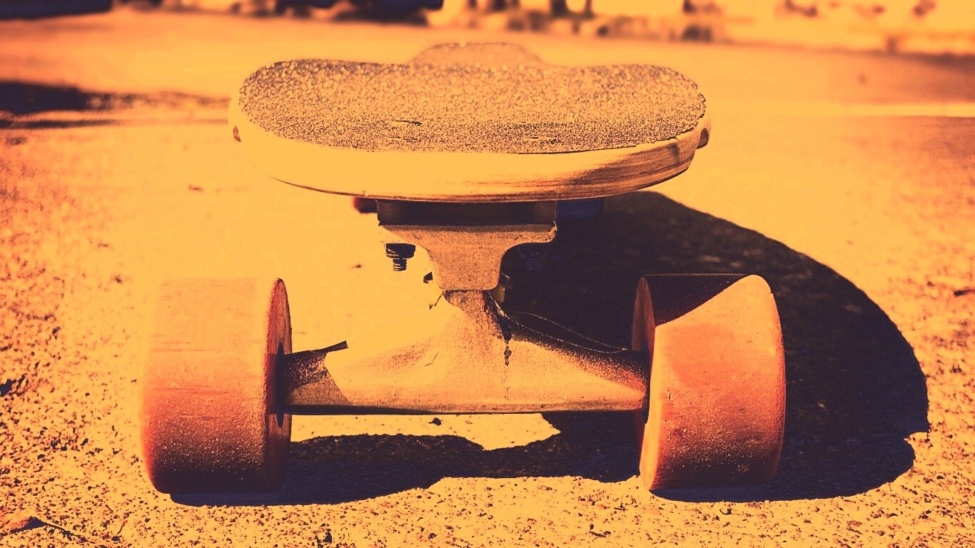 Скейтборд на солнце обои