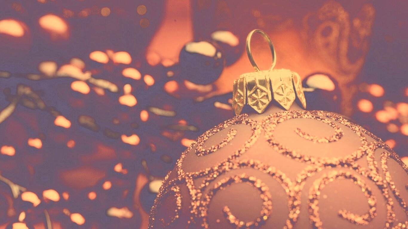 Красная ёлочная игрушка обои