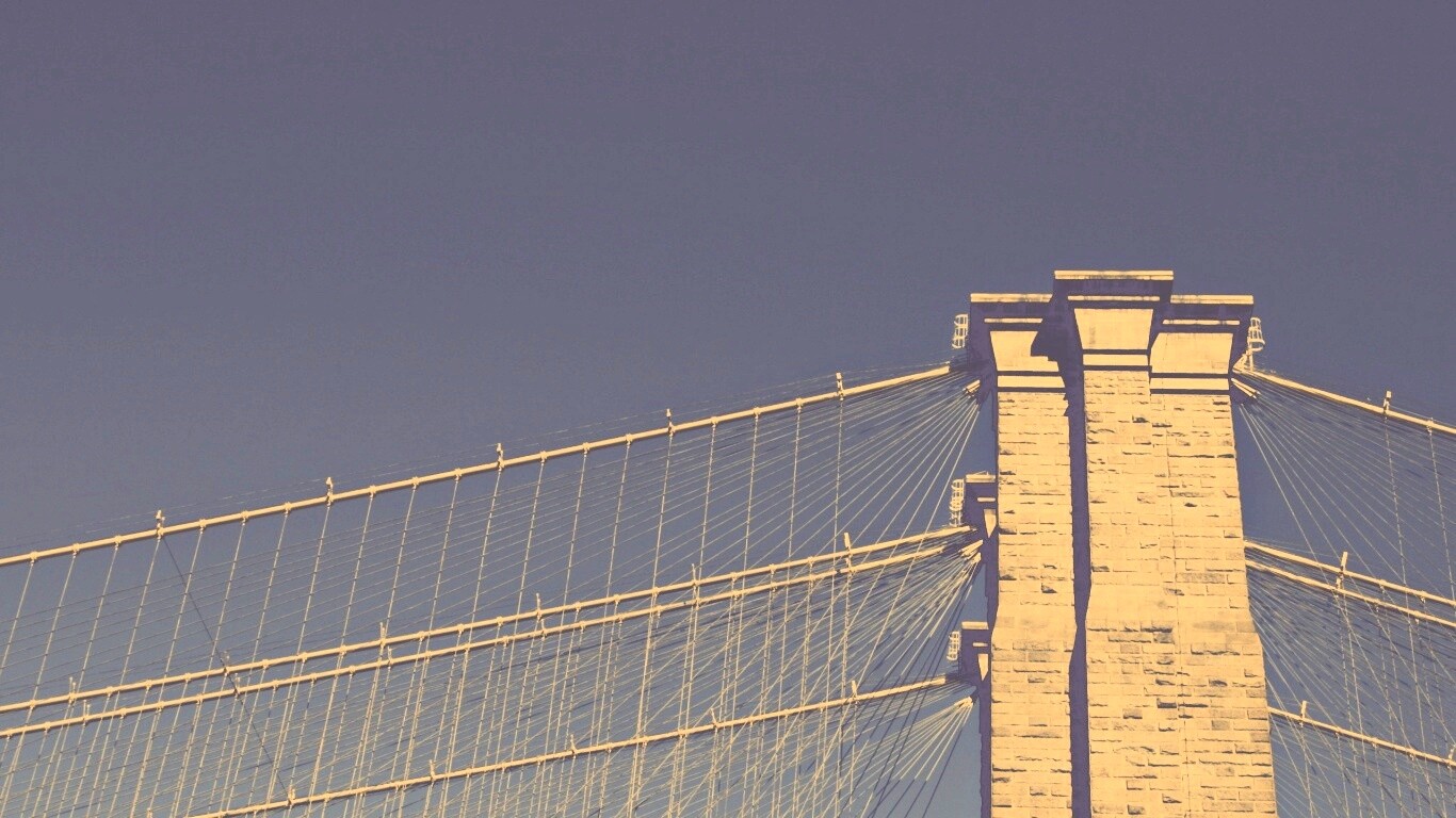 Одна из арок Бруклинского Моста обои