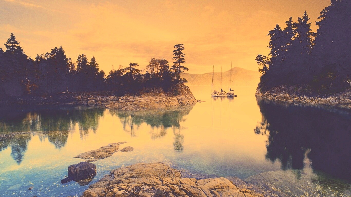 Яхты в заливе обои