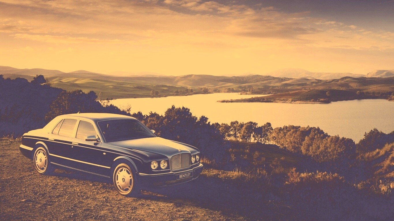 Бентли у озера обои