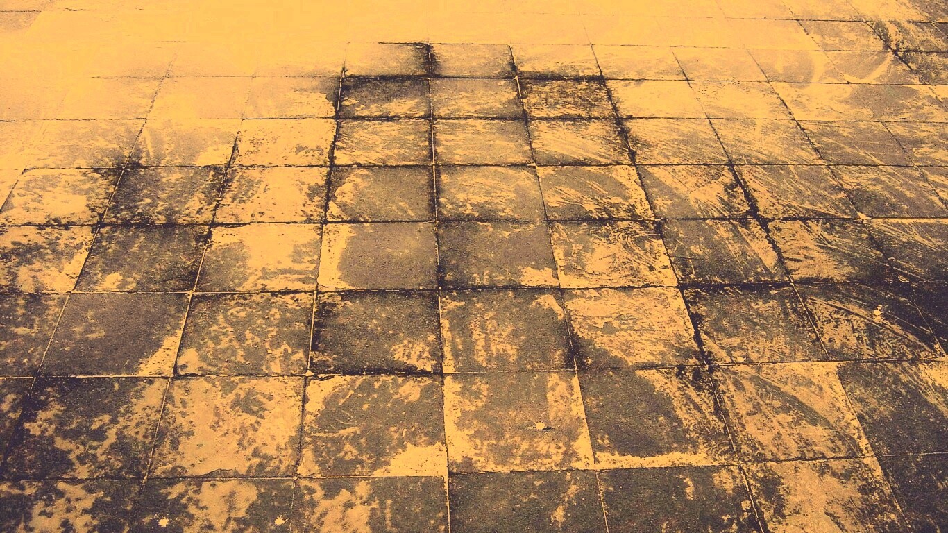 Дорога из серой плитки обои