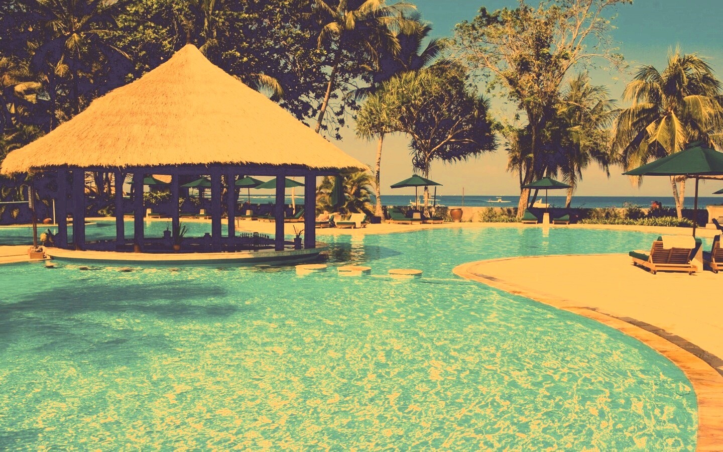 Бассейн отеля обои